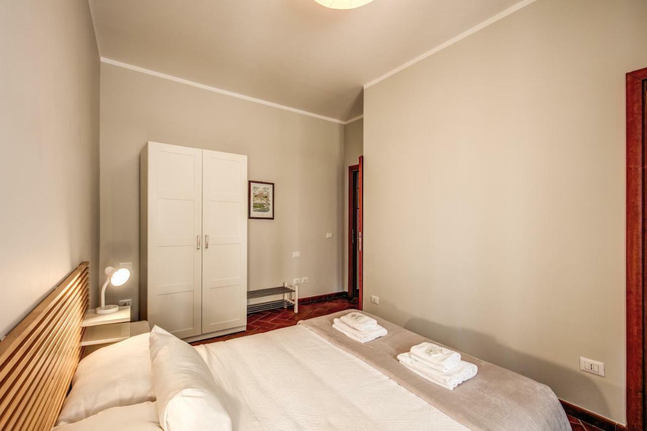 Appartamento Via Del Monte Della Farina Rom Exterior foto