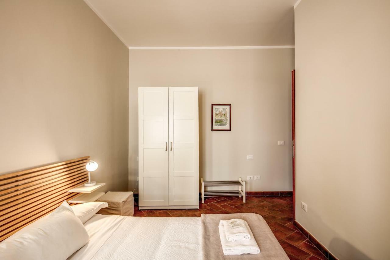 Appartamento Via Del Monte Della Farina Rom Exterior foto