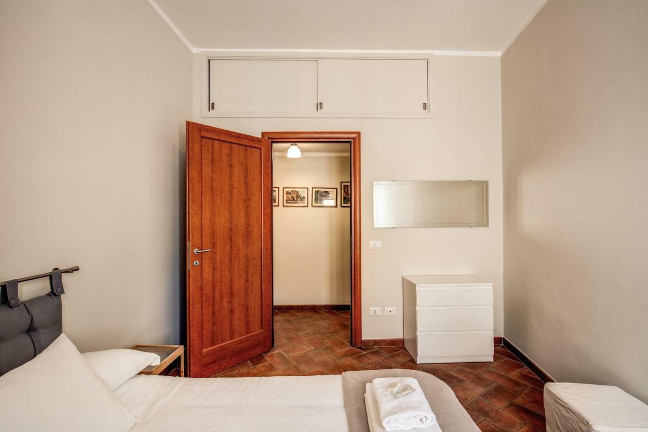 Appartamento Via Del Monte Della Farina Rom Exterior foto