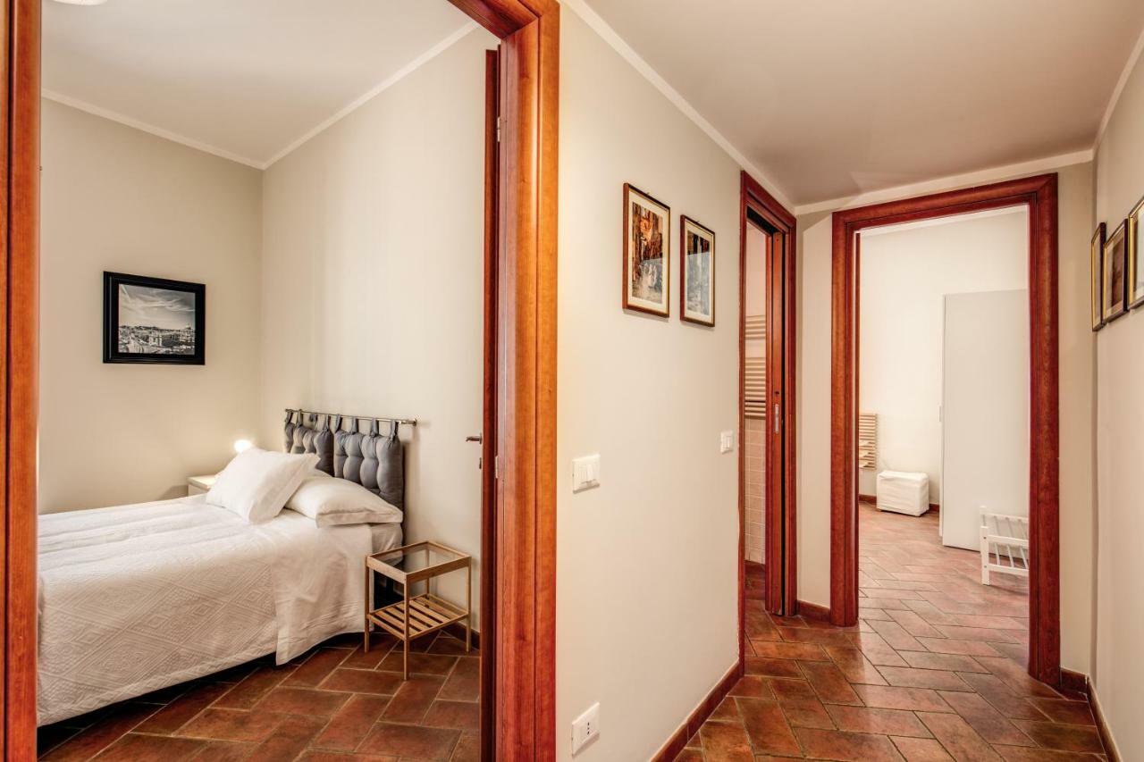 Appartamento Via Del Monte Della Farina Rom Exterior foto